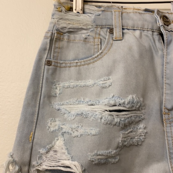 UNIF Light Wash Distressed Denied Shorts - Picture 2 of 6